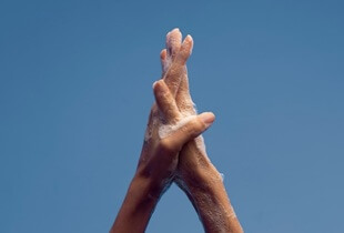 Fisting gidas: Gilus pasitikėjimas, dar gilesnis malonumas